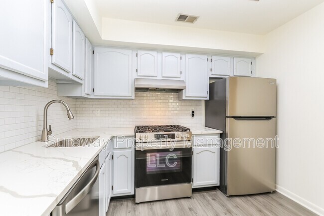 Photo - 117 Rainier Ct