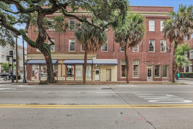 Photo - 321 W Broughton St Unidad 5