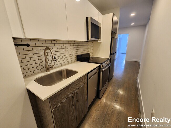 Building Photo - 40 Joy St Unit 8