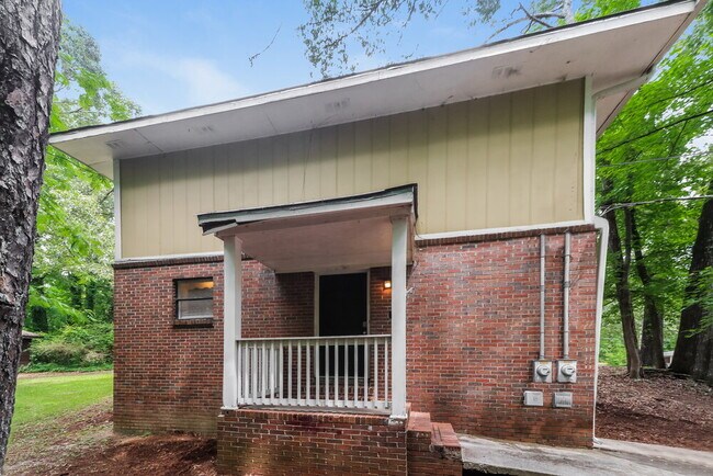 Photo - 9050A Spillers Dr SW