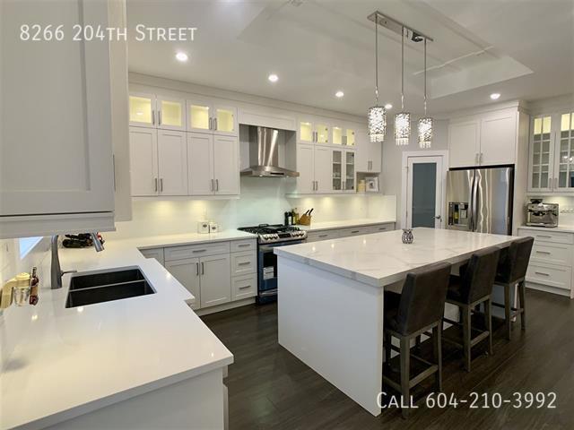 Photo - Gorgeous Home In The Heart Of Willoughby Heights!