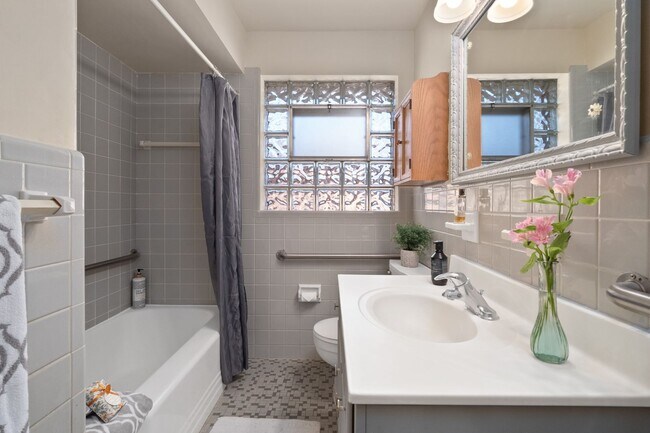 Photo - Florissant Home for Rent!