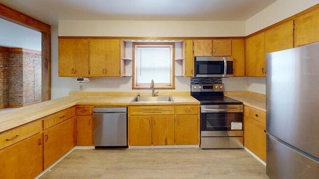 Photo - 507 8th Ave SW