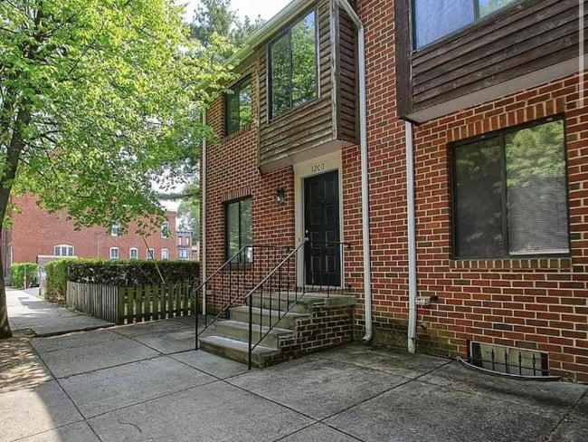 Building Photo - 1201 Capitol St