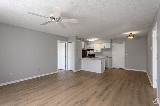 2 BR, 2 BA - 1,000 SF - Living Room