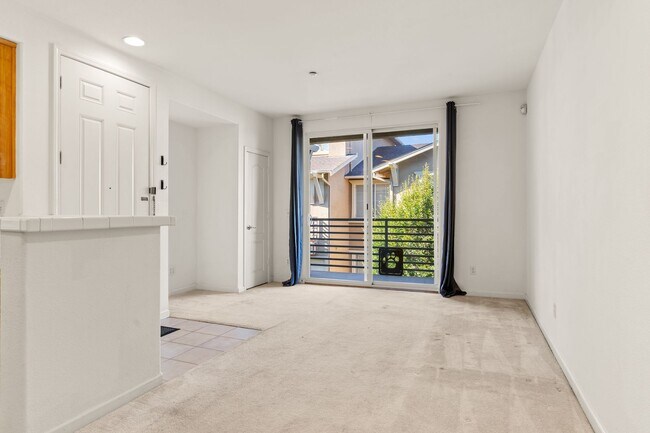 Photo - Modern, Private 2 Bed/2 Bath Condo with At...