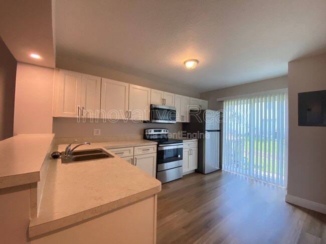 Photo - 3651 N Goldenrod Rd Unit Apartment E106