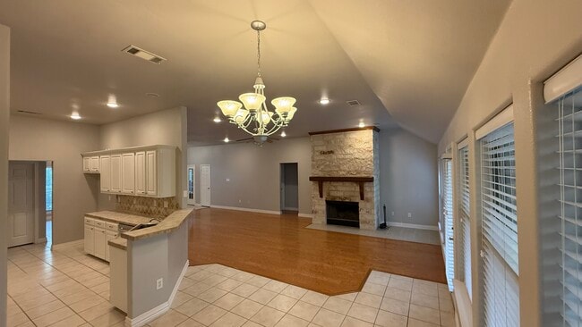 Photo - 1416 Shirley Way