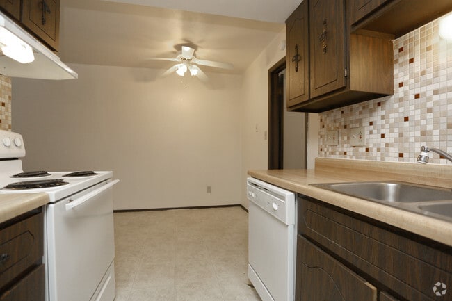 1BR, 1BA - 650 SF
