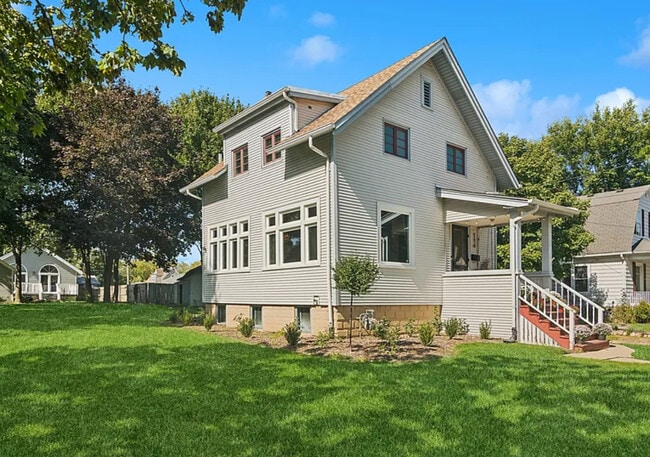 Photo - 114 Harrison St