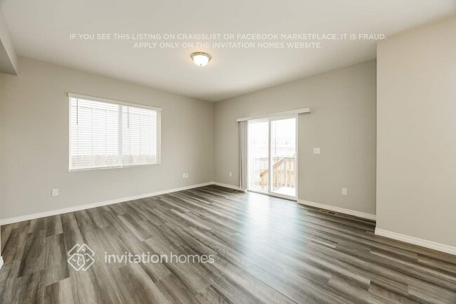 11286 House Finch Ln