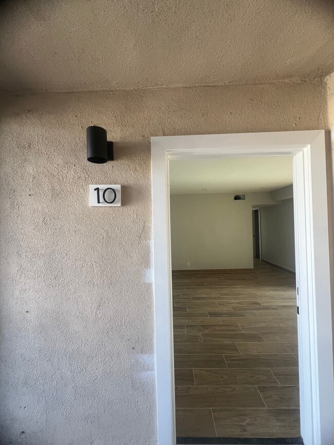 Photo - 13425 Vanowen St Unit 10