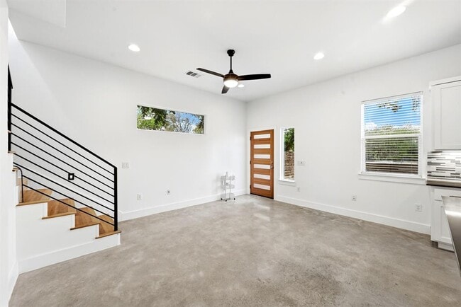 6213 Felix Ave
