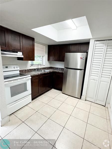 Building Photo - 101 NE 41st St Unit 92F Rental