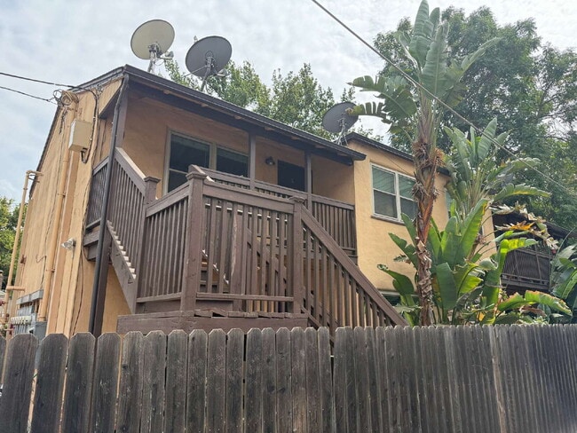 Building Photo - Cute 1 Bedroom 1 Bath in Midtown! Unit 6