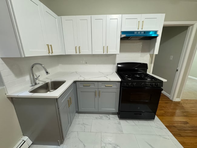 Building Photo - 246 Roseville Ave Unit 2B Rental