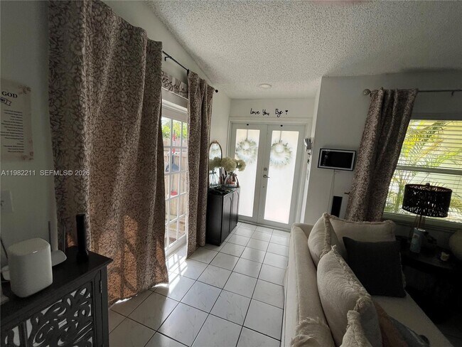 Photo - 13485 SW 28th St