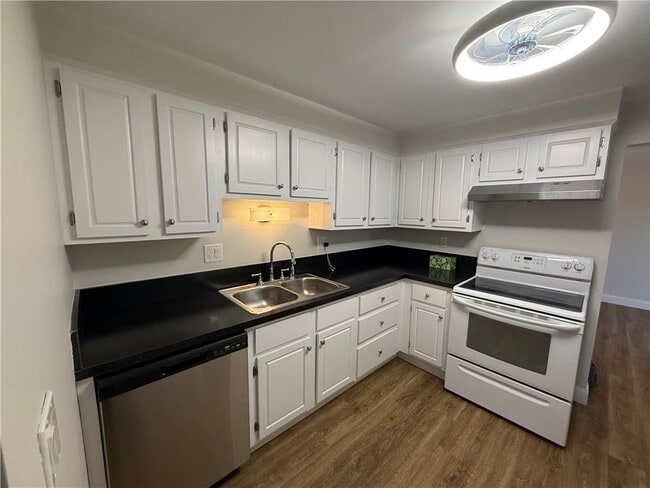 Photo - 510 Child St