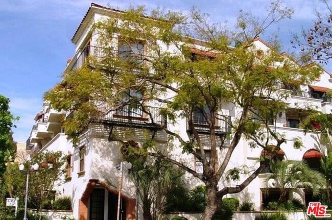 Building Photo - 12603 Moorpark St Unit 207 Rental