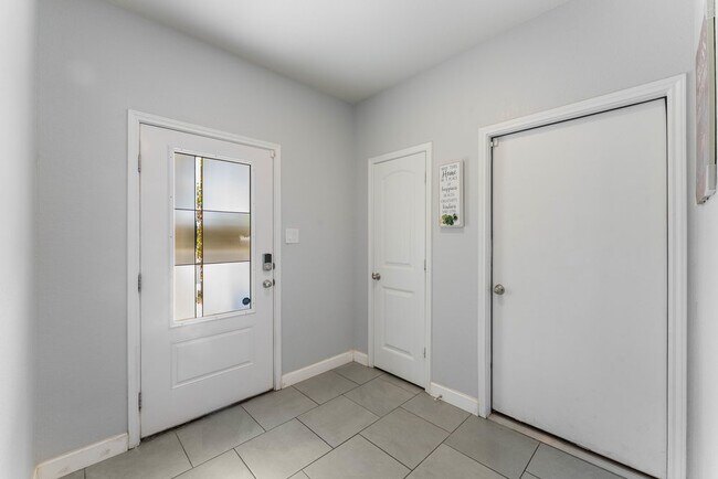 Photo - 829 Margay Lp