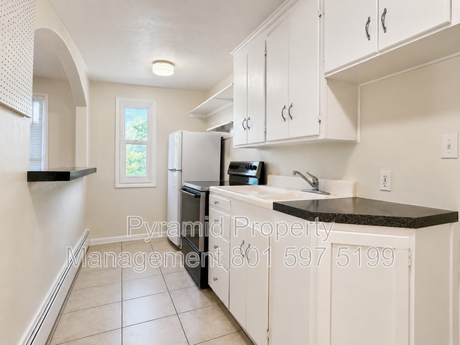 Photo - 190 S 300 W St