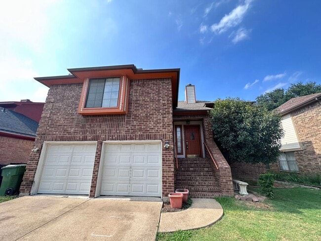 Building Photo - Minutes to COSTCO, great Location! Rental