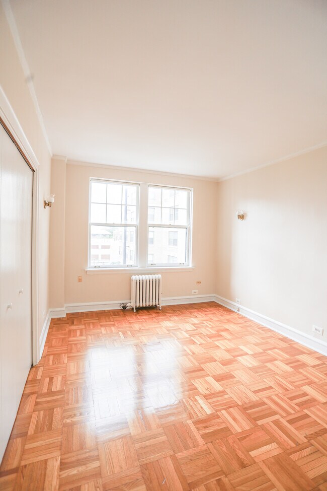 Photo - 1209 W Sherwin Ave Unit 304