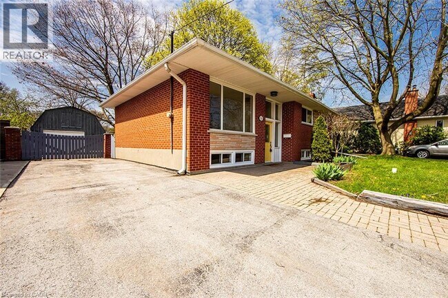 Photo - 530 Lees Ln