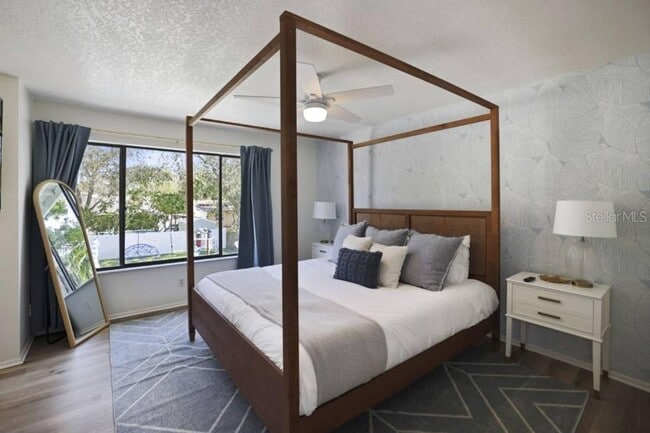 Photo - 10075 W Bay St