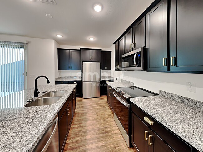 Photo - 861 S 150th Dr