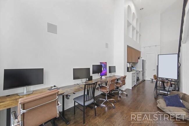 Photo - North 7th Street