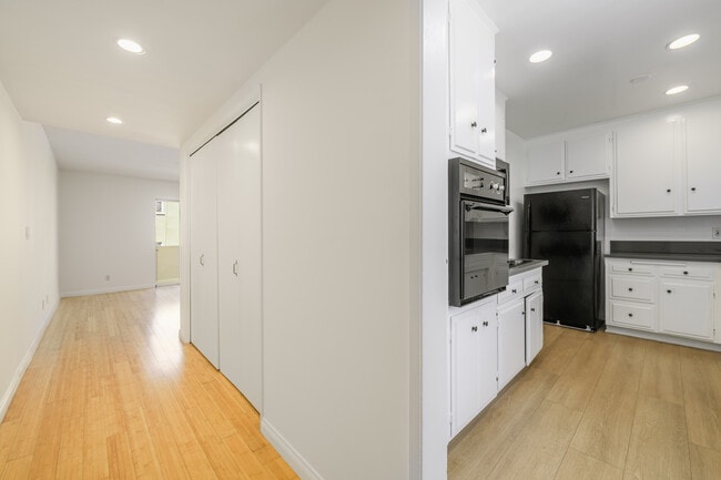 Entry Way - 2803 Arizona Ave