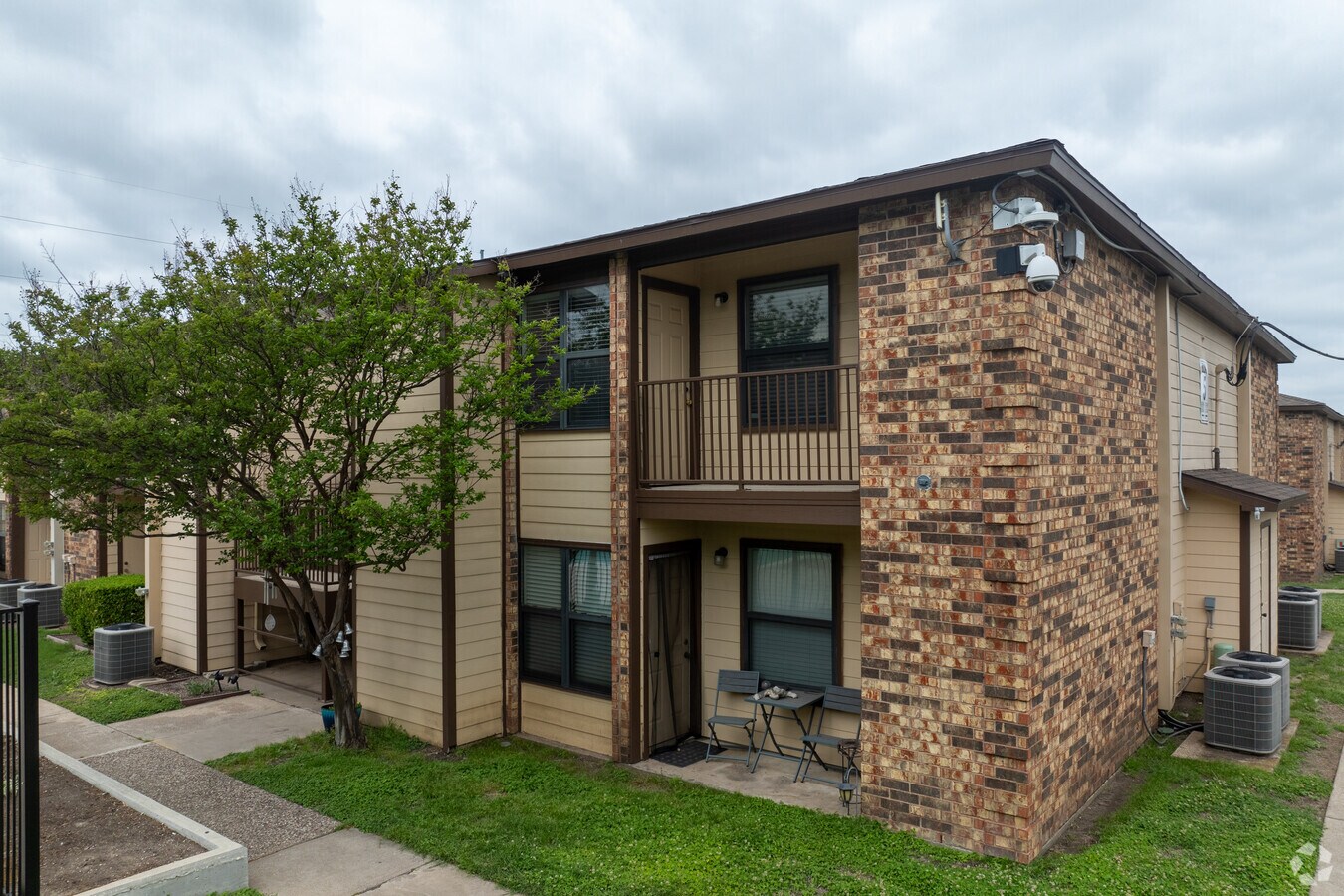 Alternate - Raintree Apartments