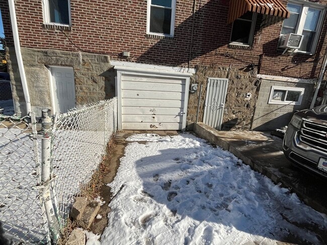 Photo - 4100 Levick St