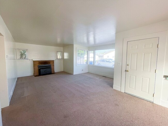 Photo - Pet-friendly Craftsman Home!