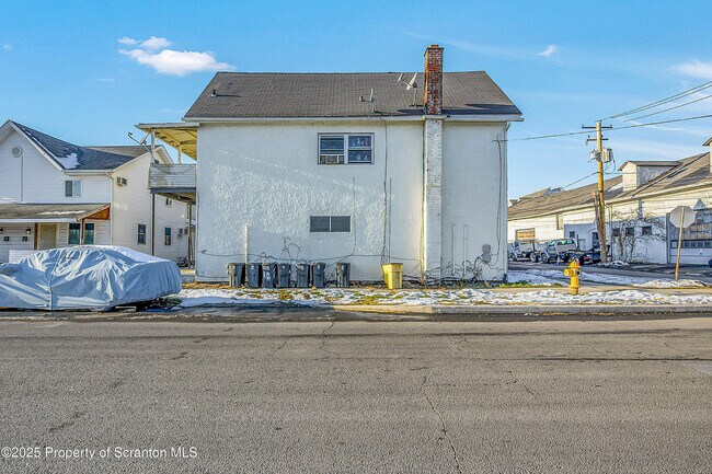 Photo - 1007 Washburn St