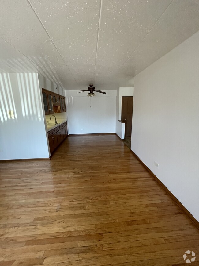 Building Photo - 10630 Ridgeland Ave Unit 1A Rental