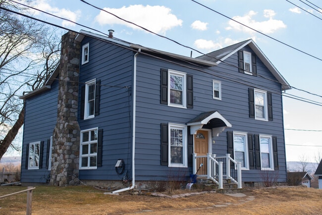 Fascade - 9 Wisner Rd Unit Two- Farmhouse