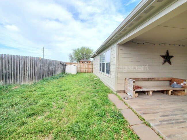 Photo - 555 Planters Pass