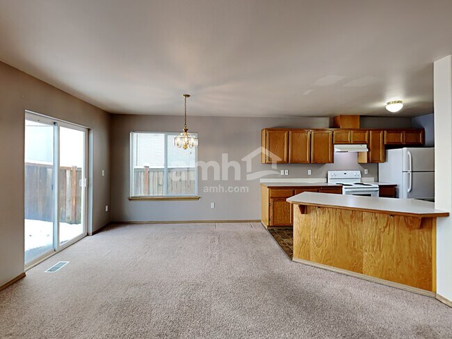 Photo - 1211 193rd St E