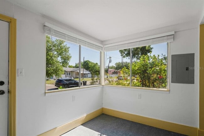 Photo - 403 Princess St