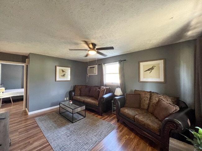 Photo - 1924 Ottawa Ave