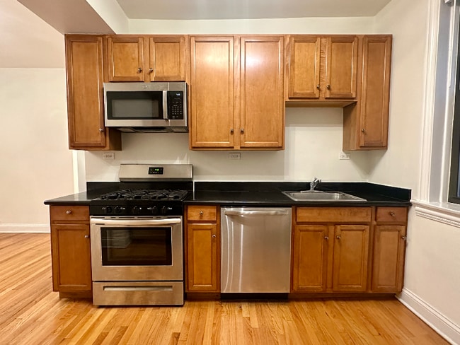 Photo - 903 W Cornelia Ave Condo Unit 1N