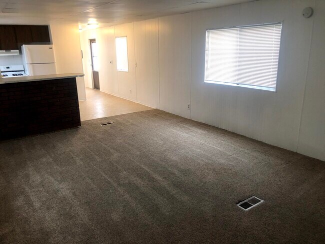 Photo - 421 N 200 W St