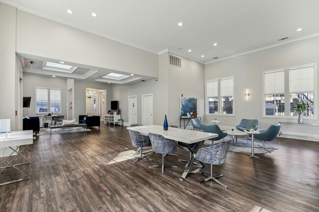 _d8a0031 - Riviera at West Village