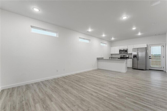 Photo - 751 St Charles Pl