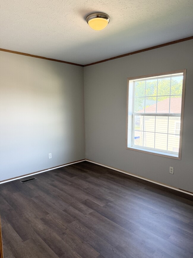 Photo - 212 Pulliam Dr