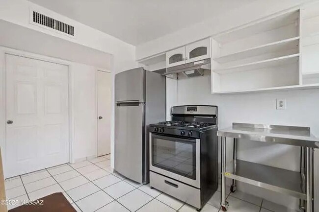 Photo - MICHELLE LEE FOLEY