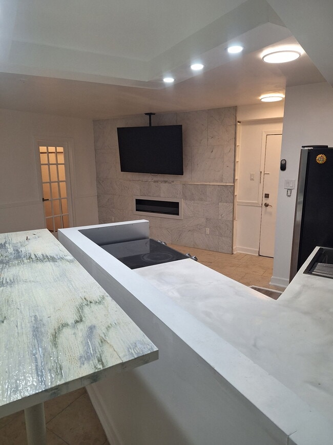 Photo - 7363 S South Shore Dr Unidad 204