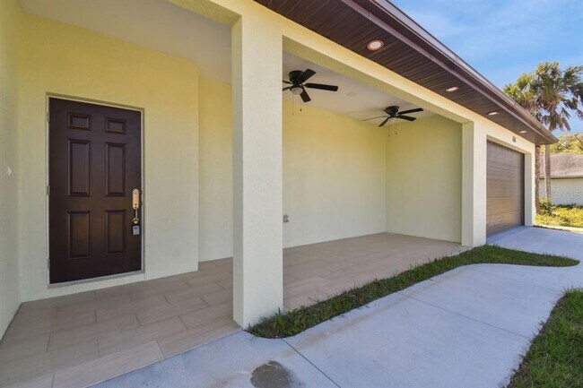 Photo - 406 Border St